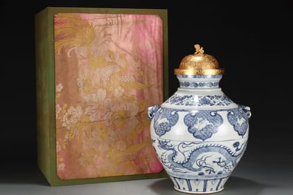 A Huge Blue and White Seawater Dragon Pattern Beast-Ears Jar , with Gilt Cover