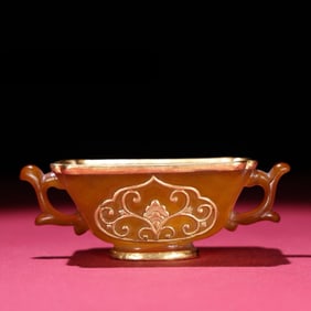 An Exquisite Agate Inlaid Gilt Bronze Flower Pattern Cup