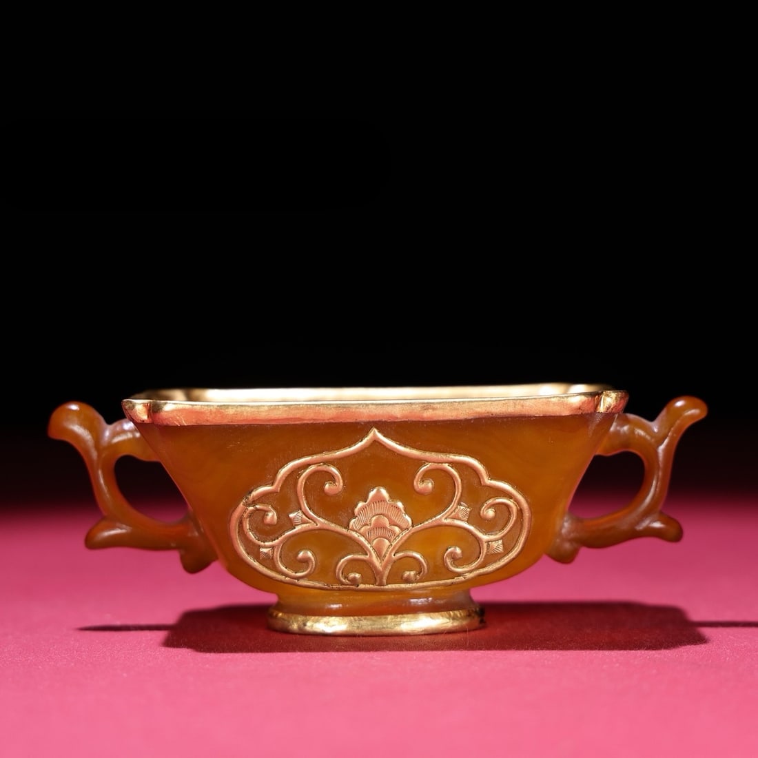 An Exquisite Agate Inlaid Gilt Bronze Flower Pattern Cup (1 of 9)