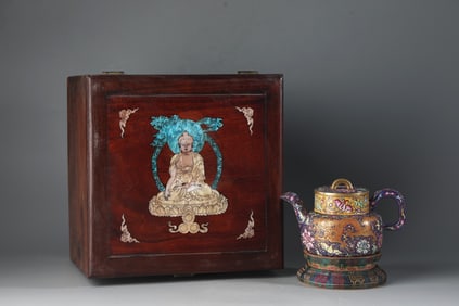 An Exquisite Purple Sands Enamel Painted Gold Dragon and Phoenix Pattern Teapot