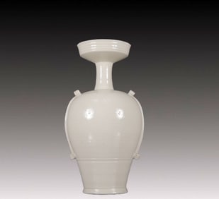 A Rare Ding yao Dragon Pattern Vase