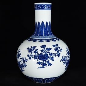 An Exquisite Blue and White Flower and Fruit Pattern Vase