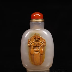 An Exquisite Agate Human-Face Pattern Snuff Bottle