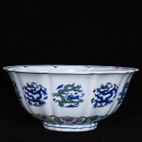 An Exquisite Blue and White Wucai Dragon Pattern Bowl