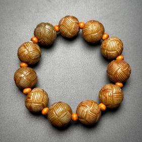 An Exquisite White Jade Bracelets