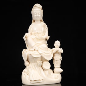 An Exquisite Blance-De-Chine Statue of Avalokitesvara
