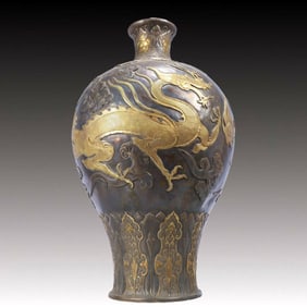 A Huge Gilt Silver Dragon and Phoenix Pattern Vase