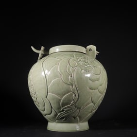 An Exquisite Yue yao Celadon Auspicious Beast Pattern Cover Jar