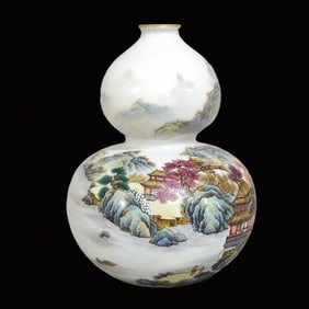 An Exquisite Famille-Rose Painted Gold Landscape and Figure Pattern Gourd-Shaped Vase