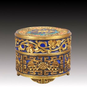 A Rare Gilt Bronze Bats and Peach Pattern Cover Box, Inlaid Gems