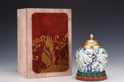 An Exquisite Doucai Flower and Bird Pattern Jar , with Gilt Cover