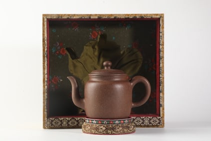 An Exquisite Purple Sands Teapot