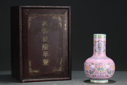 A Rare Famille-Rose Flower Pattern Vase