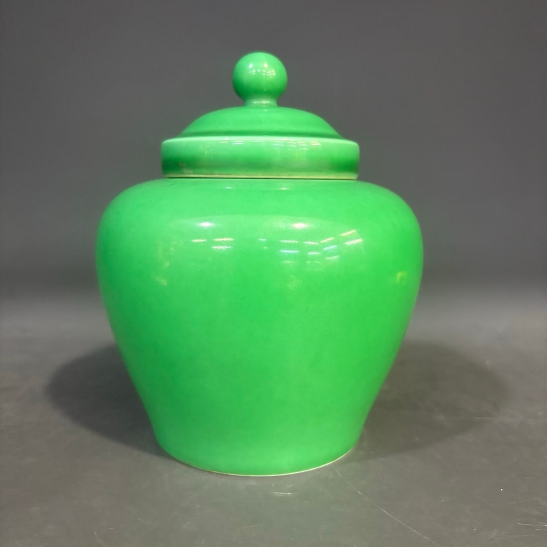 A Rare Melon green-glazed Tianzi Jar: A Rare Melon green-glazed Tianzi Jar,Ming Dynasty, China,Size:6.1inx5.3in 瓜皮绿釉天字罐,中国明代