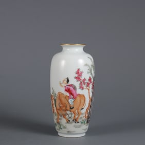 A Rare  Famille Rose Inscribed Figure Pattern Vase