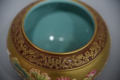 A Rare Enamel Color Blue and White Figure Story Pattern Vase