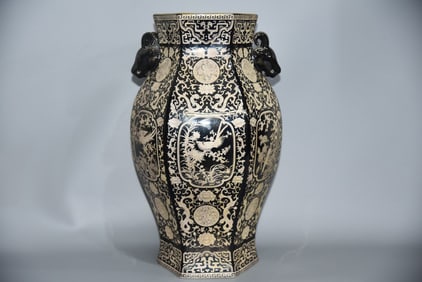 A Rare Enamel Color Gilded Flower Pattern Vase