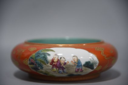 A Rare Enamel Color Sand Red Gilded Figure Pattern Water Washer