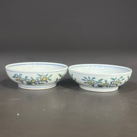 A pair of Rare Doucai Grape Pattern Small Dish