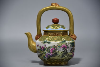A Rare Enamel Color Figure Pattern Pot