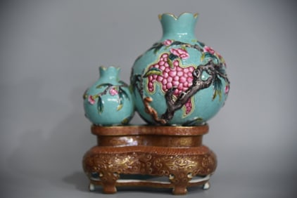 A Rare Enamel Color Flower and Bird Pattern Vat