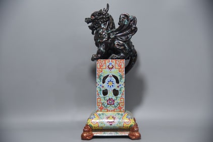 A Rare Enamel Color Interlocking Lotus Flower Pattern Ornament