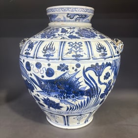 A Rare Blue and white Fish Algae Pattern Beast-head Jar