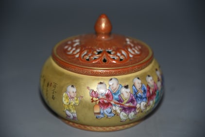 A Rare Enamel Color Gold Ground Interlocking Lotus Flower Pattern Bagua