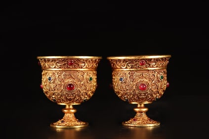 A Pair of Rare Gilt Bronze Inlaid Gems Lotus Pattern Libation Cups