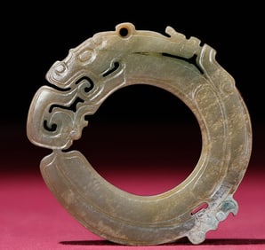 An Exquisite White Jade Dragon Pattern Pendant