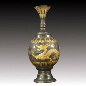 An Exquisite Gilt Bronze Dragon Pattern Vase