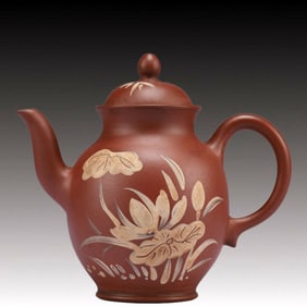 An Exquisite Purple Sands Flower Pattern Teapot