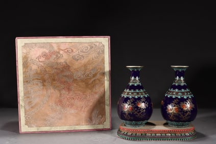 A Pair of Exquisite Green Color Blue Ground Painted Gold Peach Pattern Vases