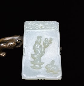 An Exquisite White Jade Figure Pattern Pendant