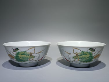 A Pair of Exquisite Enamel Cabbage and Insect Pattern Bowls,With Poem