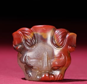 An Exquisite Agate Beast-Face Pattern Ornament