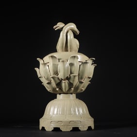An Exquisite Yue yao Celadon Mandarin Duck Pattern Censer