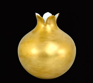 An Exquisite Gold Ground Pomegranate-Shaped Vase