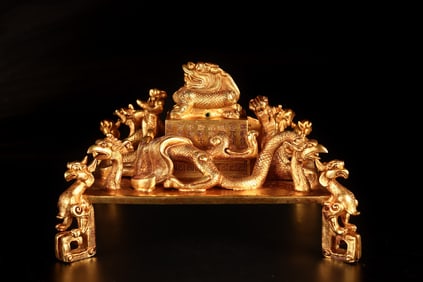 A Rare Gilt Bronze Dragon Pattern Seal,with poem