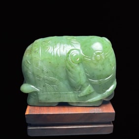 An Exquisite Jasper Elephant Hand Piece