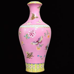 A Huge Famille-Rose Rouge Red Ground Painted Gold Flower and Butterfly Pattern Vase