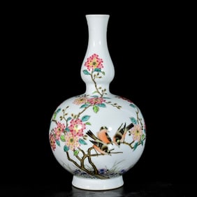 An Exquisite Enamel Flower and Bird Pattern Gourd-Shaped Vase,With Poem