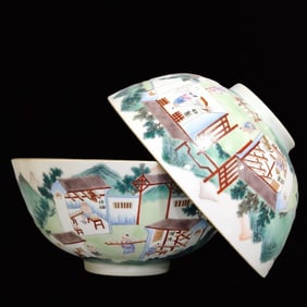 A Pair of Exquisite Famille-Rose Painted Gold Landscape and Figure Pattern Bowls