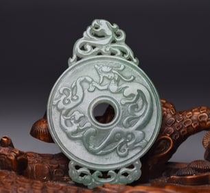 An Exquisite Jadeite Dragon Pattern Pendant