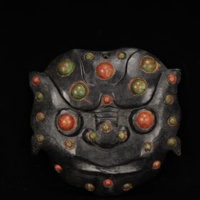 An Archaic Hongshan Culture Meteorite Beast Ornament,Inlaid Gems