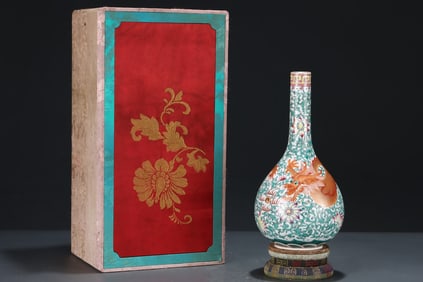 An Exquisite Enamel Lotus Dragon Pattern Vase