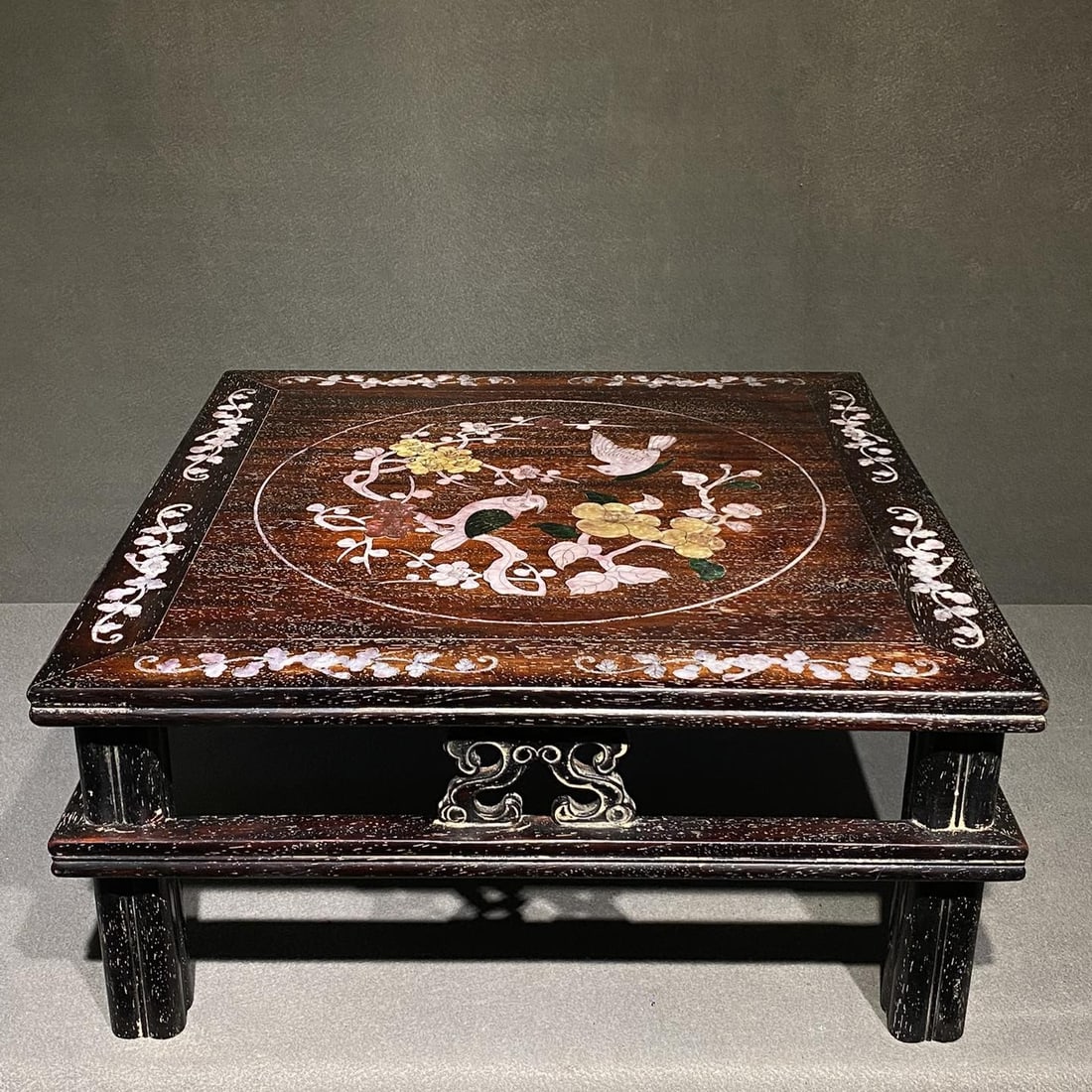 An Exquisite Zitanwood Inlaid Shell Flower and Bird Pattern Table: An Exquisite Zitanwood Inlaid Shell Flower and Bird Pattern Table,Qing Dynasty, China,Size:21.7inx21.7inx9.8in 紫檀木嵌贝壳花鸟纹桌子,