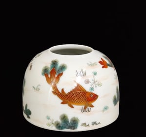 An Exquisite Famille-Rose Fish and Algae Pattern Water Pot