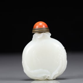 An Exquisite White Jade Snuff Bottle, Inlaid Gems