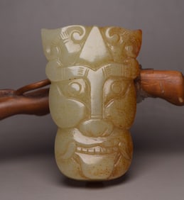 An Exquisite White Jade Beast-Face Pattern Hook
